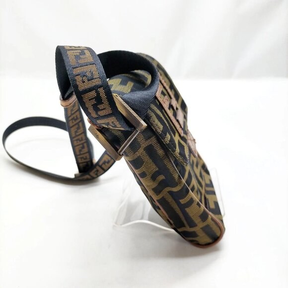 Authentic Fendi Brown Nylon Shoulder Bag mn480-121325 - Picture 4 of 16